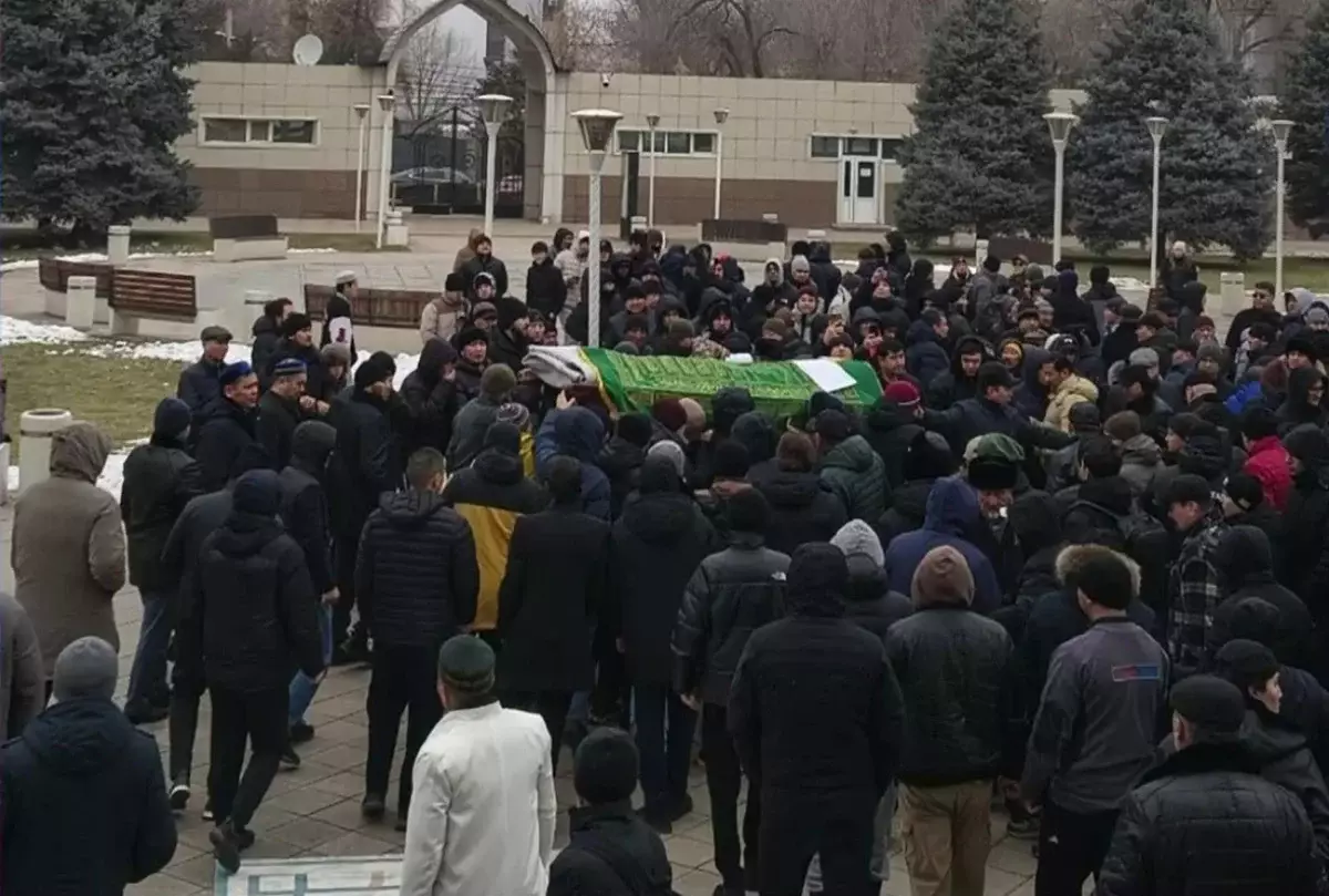 В Алматы простились с казахстанским актёром Муратом Бисенбиным