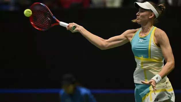 "Огромное достижение". Что говорят о сенсации в матче Рыбакиной