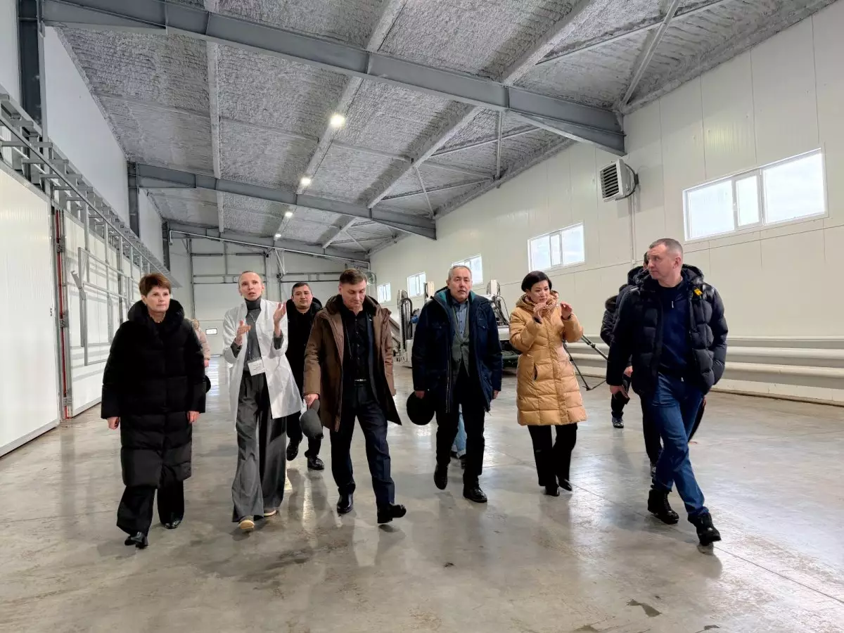 Депутаты Мажилиса оценили опыт грибной фермы в Петропавловске