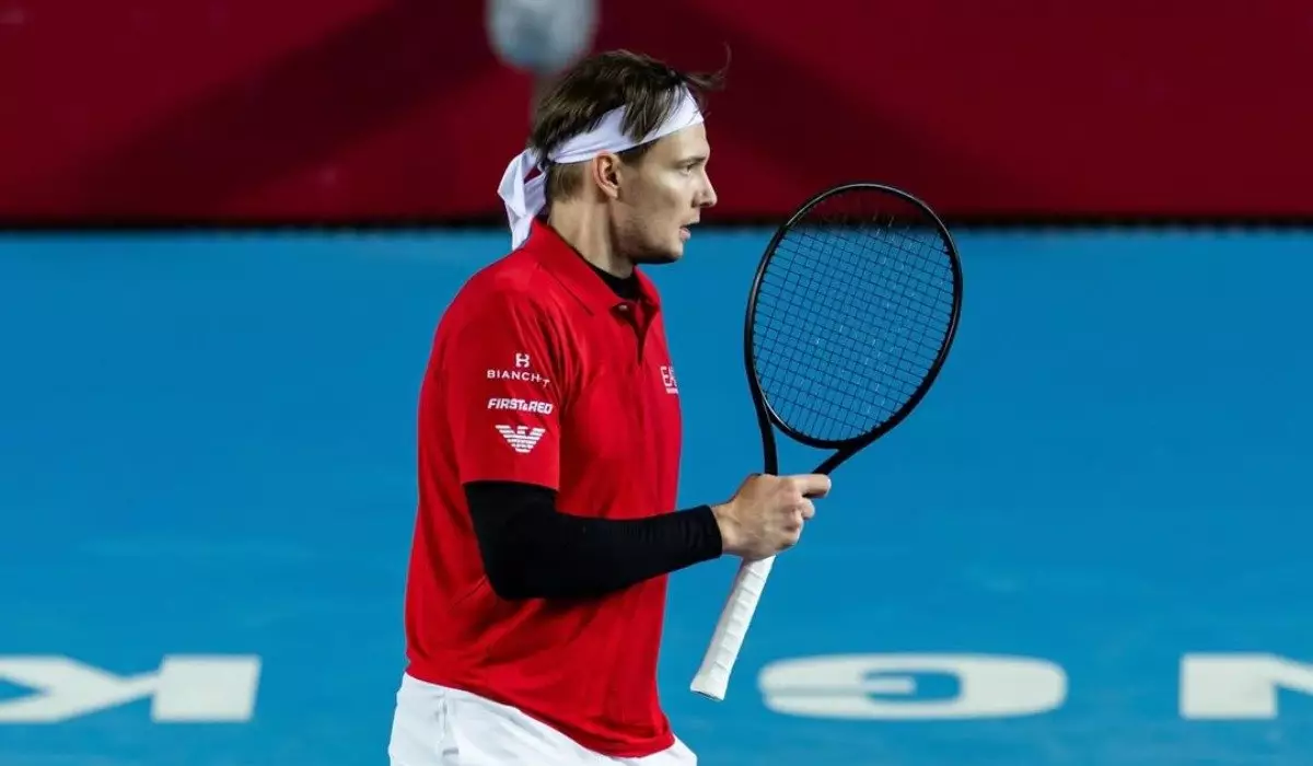 Александр Бублик не оставил шансов сопернику