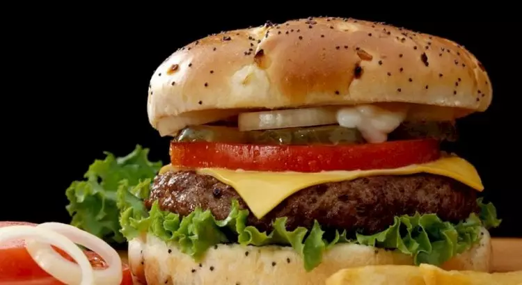 Жамбыл облысында дүкеннен бургер алған 12 оқушы уланып қалған: сот шешімі шықты