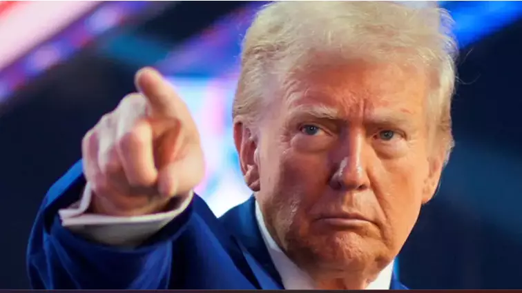 “Ескерту! Әскери операция жасауға дайын” - Трамп әлем күтпеген мәлімдеме жасады