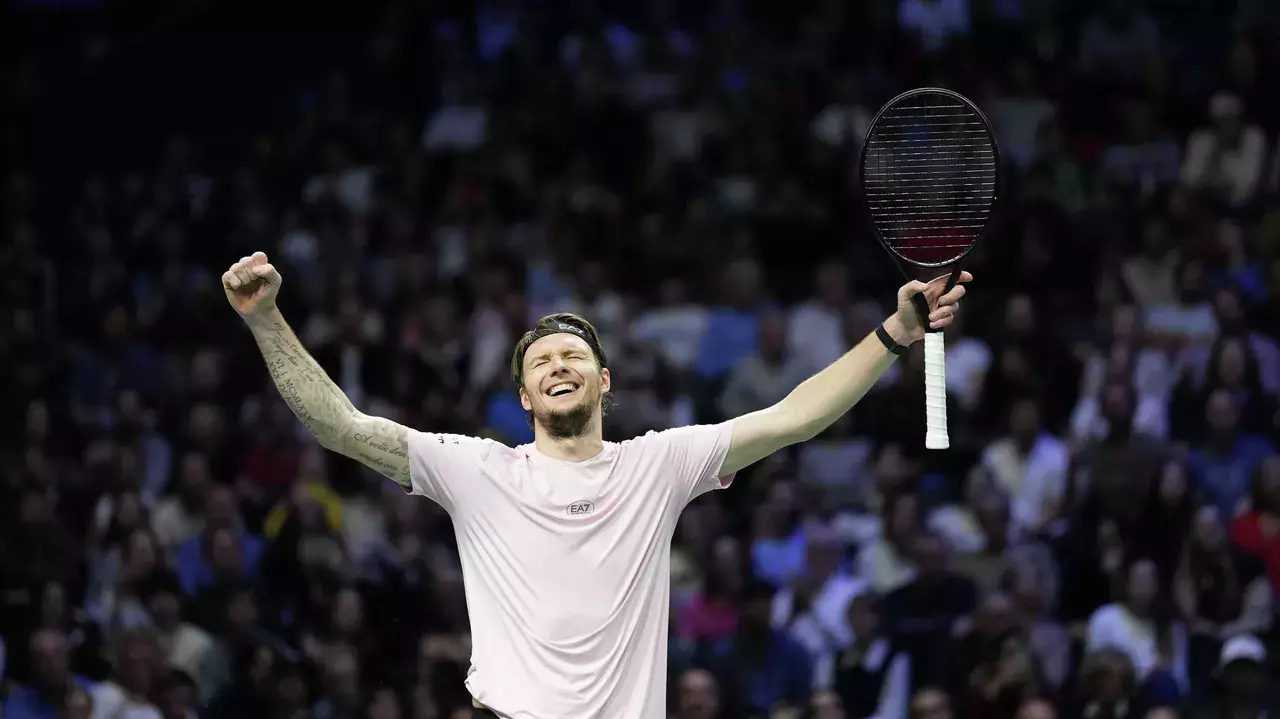 Александр Бублик вышел в полуфинал турнира в Гонконге