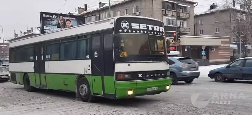 Семейде автобус мәселесі: тұрғындар ұзақ уақыт күтуге мәжбүр