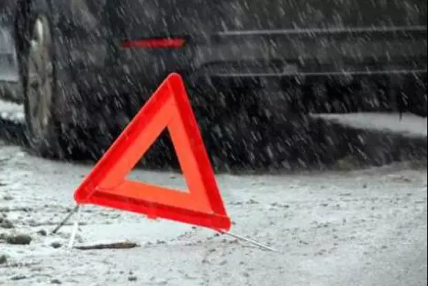 Из-за гололёда автобус устроил цепное ДТП в центре Астаны