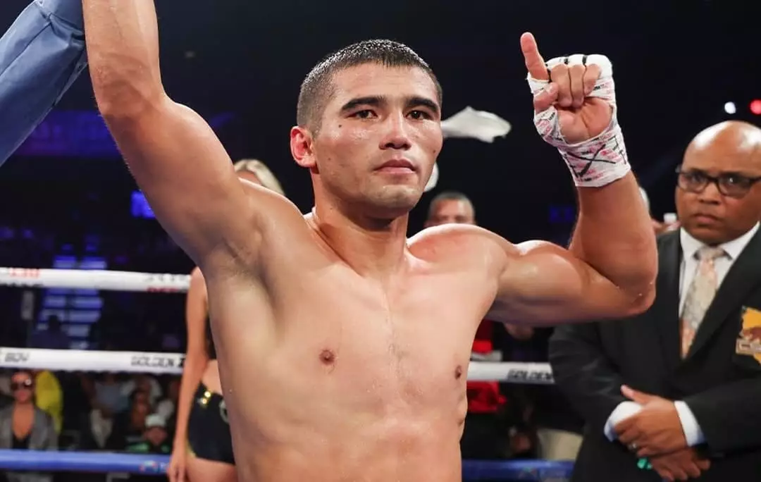 Өзбек боксының қазақ қаһарманы уругвайлық нокаушымен жұдырықтасады