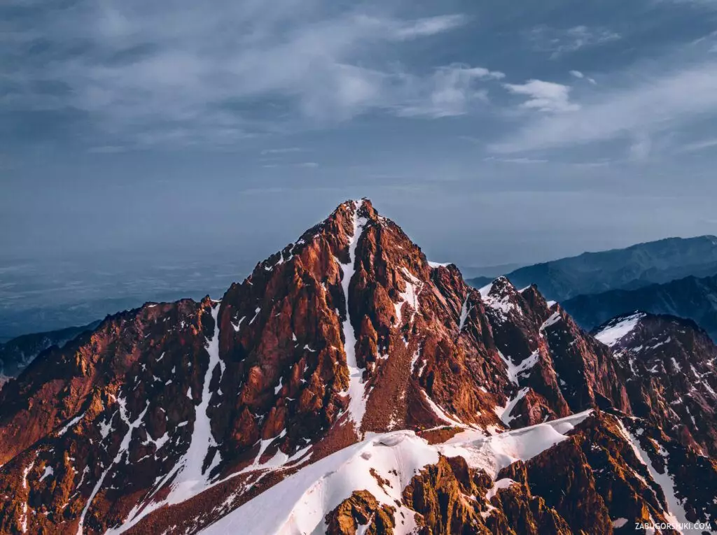 Нұрсұлтан шыңы: «Атауын Қаңтар деп өзгертіп, құрбандарға құрмет көрсетейік»