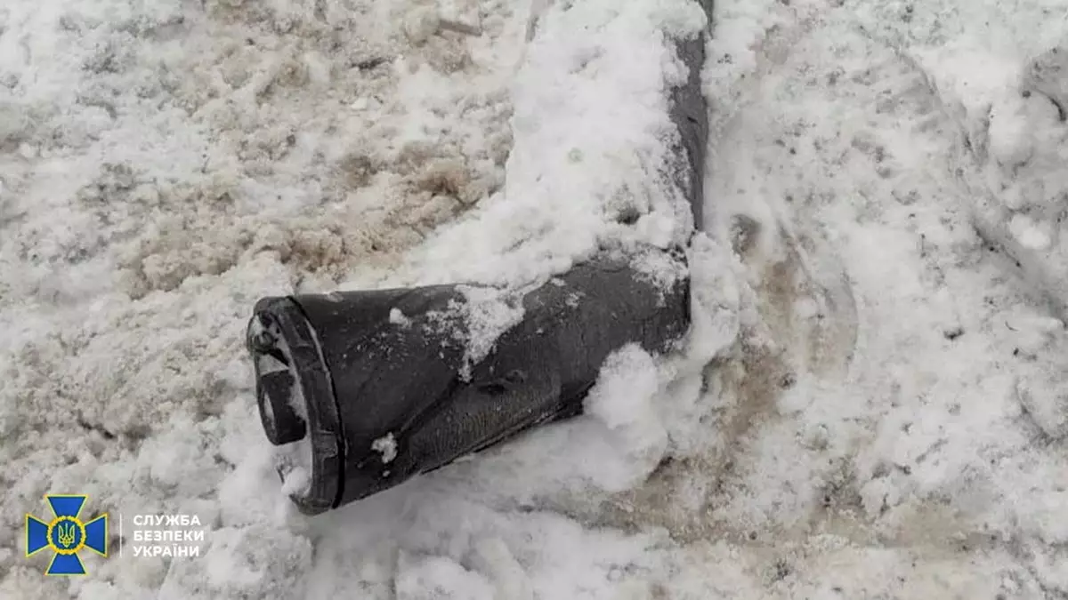 Россия применила новую гиперзвуковую ракету в массированной атаке по Украине, заявил Кремль.