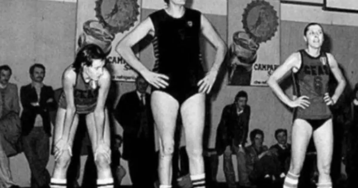  Ең бойы ұзын баскетболшы қайтыс болды 