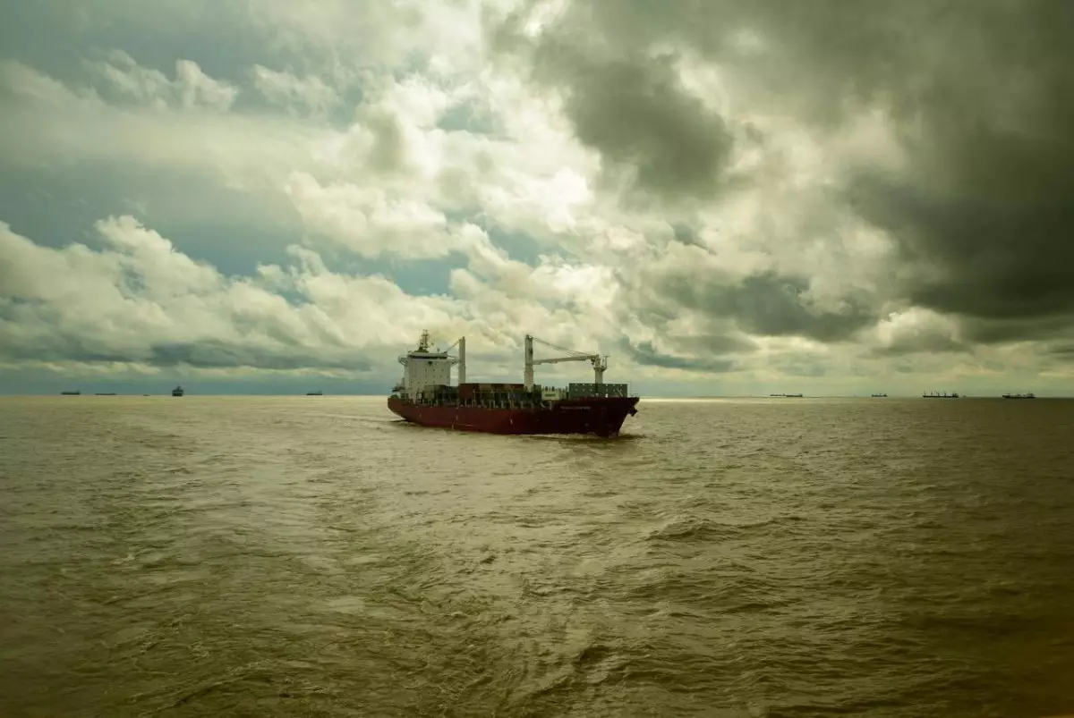 Контрабанда на два миллиарда: мини-НПЗ и танкер в Актау передадут во временное управление