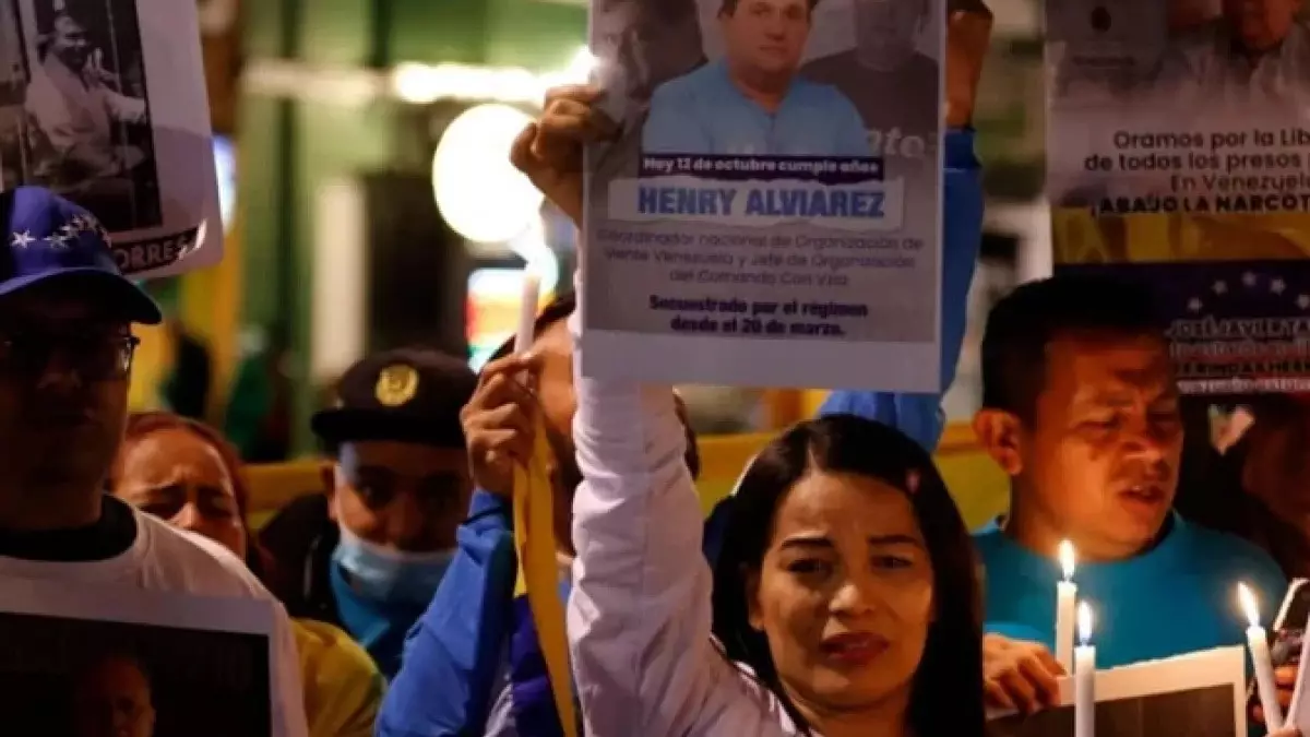 Венесуэла саяси тұтқындарды босата бастады