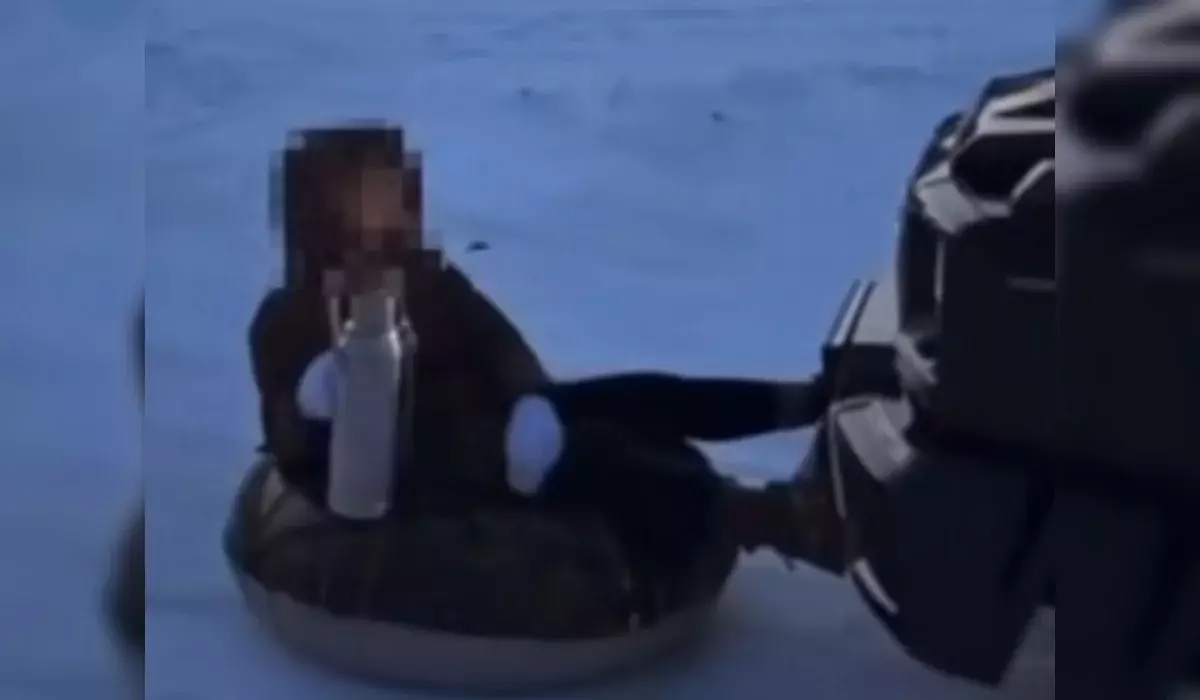 Опасная поездка: водителя наказали за перевозку людей вне салона в Павлодарской области