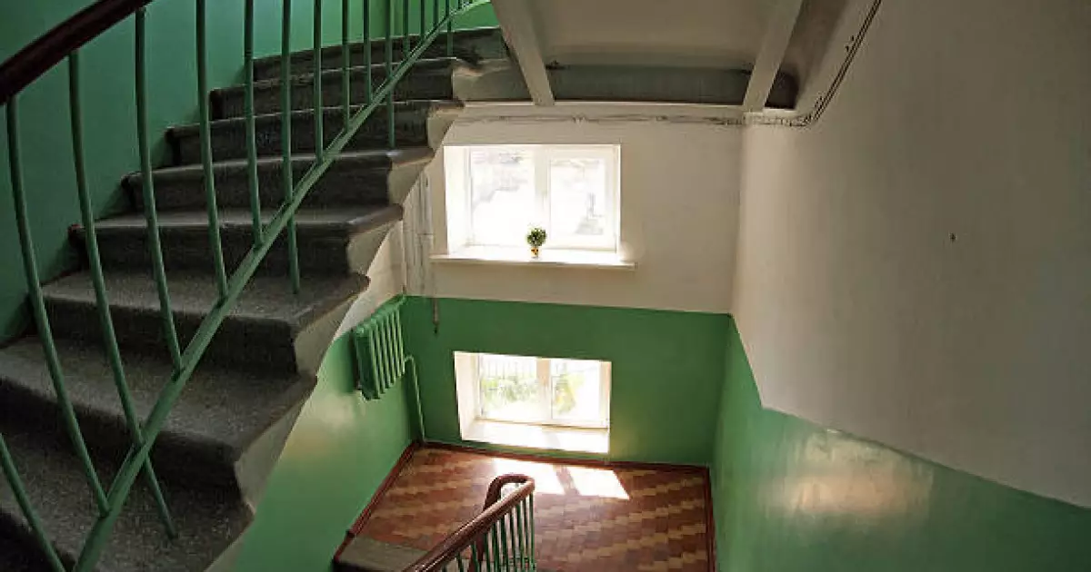   Екібастұздағы жантүршігерлік қылмыс: әйел пышақ жарақатынан оқиға орнында көз жұмды   