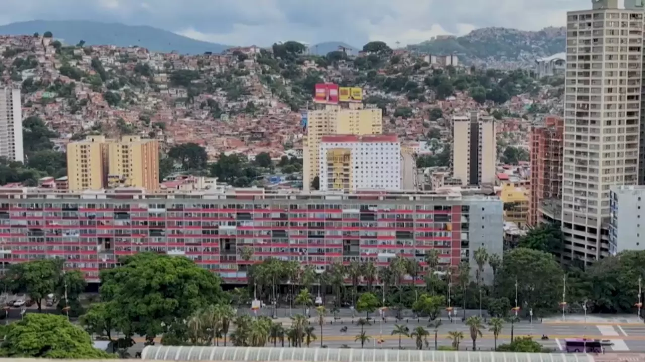 АҚШ Венесуэлаға 100 млрд доллар инвестиция құяды