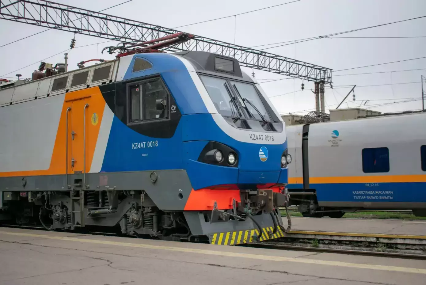 Комфортный поезд в Казахстане оказался хуже плацкарта в РЖД.