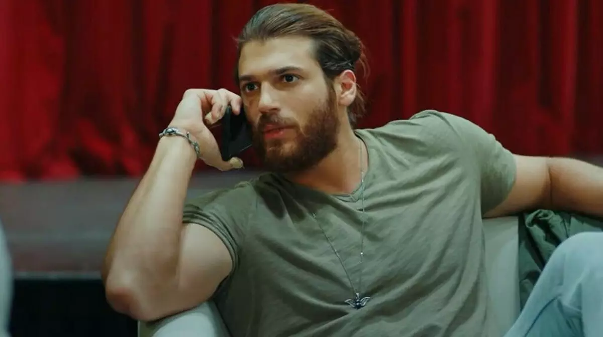 Полиция арестовала звезду турецких сериалов во время рейда в ночном клубе