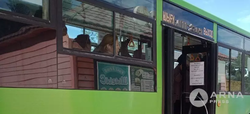 Қоғамдық көлік көлеңкесіндегі мәселе: Семейдегі автобус жүргізушісі неге шағымданды?