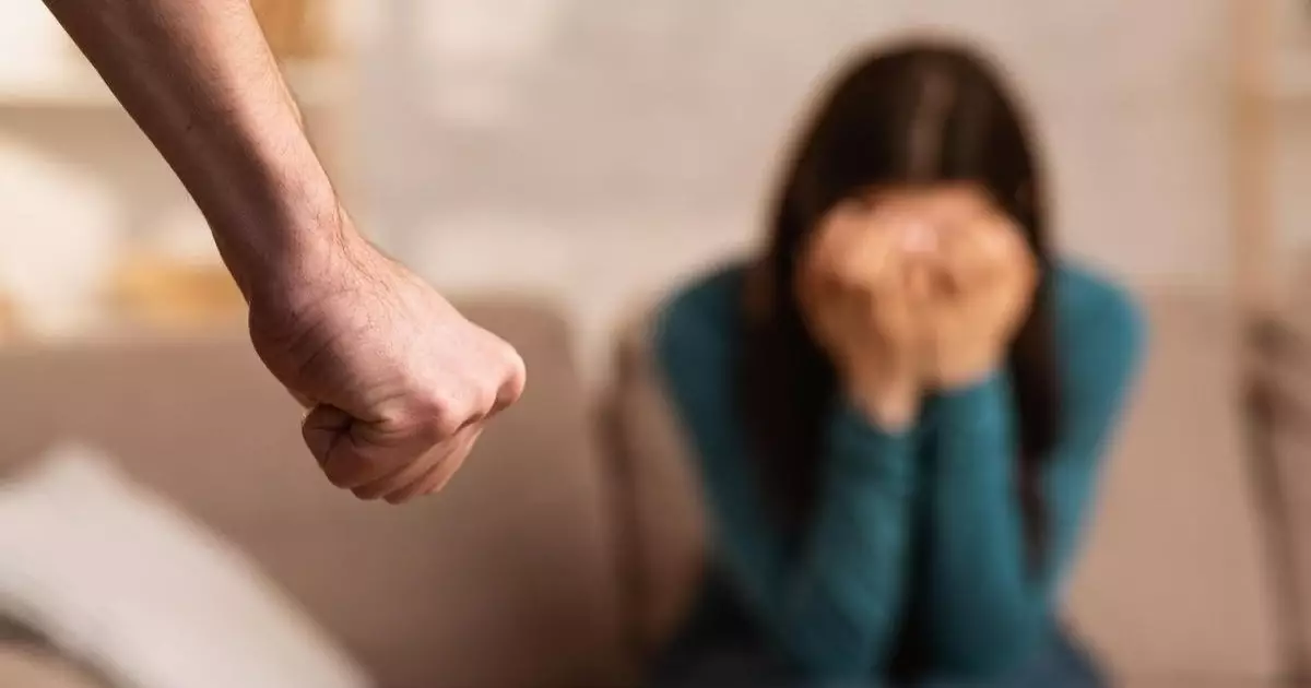  Экс-депутаттың жары зорлық көргенін айтып, шұғыл видео үндеу жасады (ВИДЕО) 