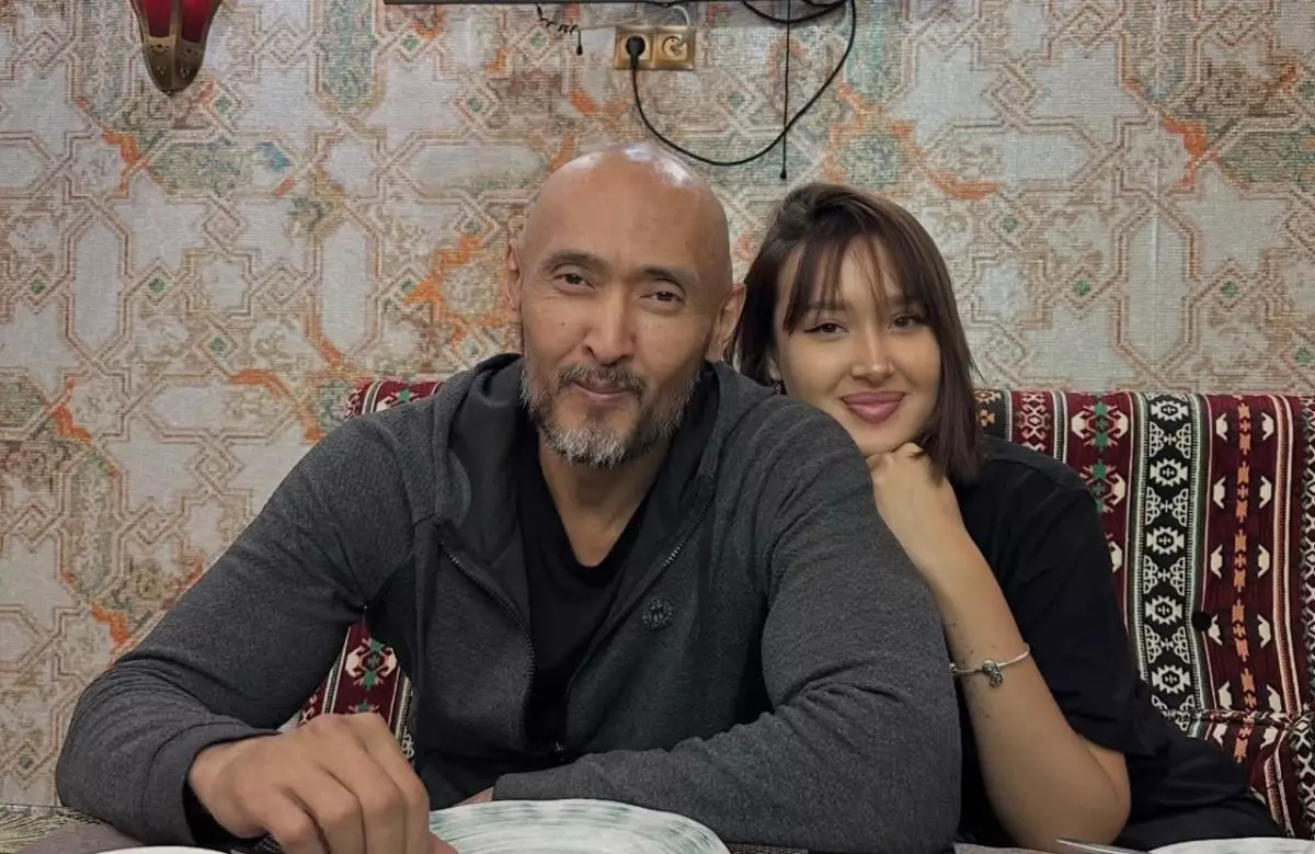 «Өміріміз бұрынғыдай болмайды»: Мұрат Бисембиннің қызы жазба жариялап, елді жылатты