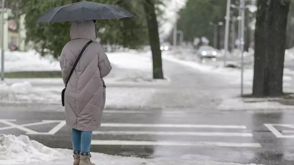 Туман сменится дождём и гололёдом: прогноз погоды по городам Казахстана