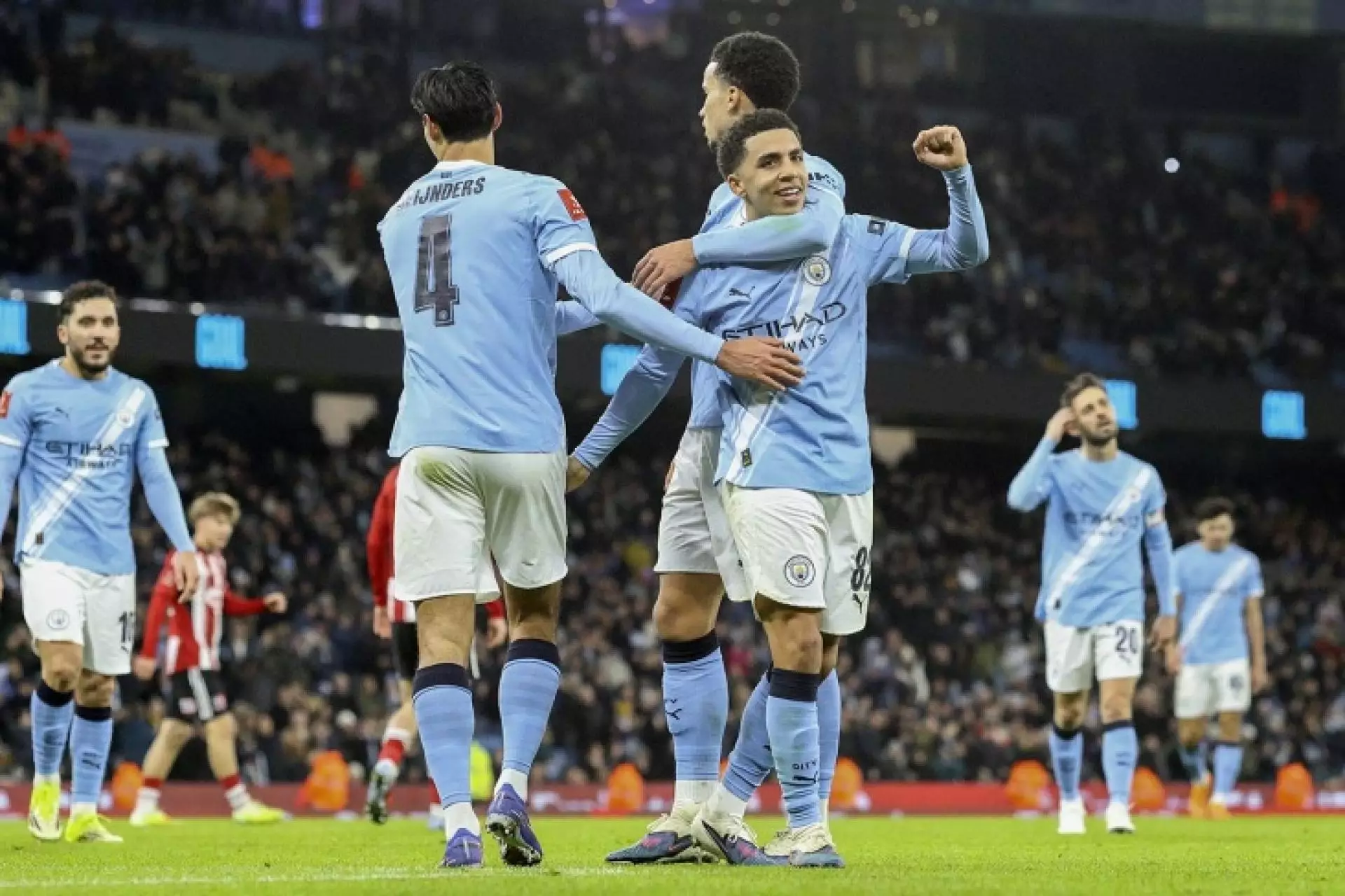 «Ман Сити» провел феноменальный матч, забив сопернику 10 мячей (видео)