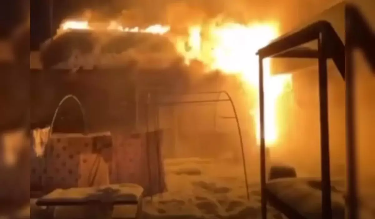 Газовый баллон взорвался при пожаре в пристройке дома в Семее (ВИДЕО)