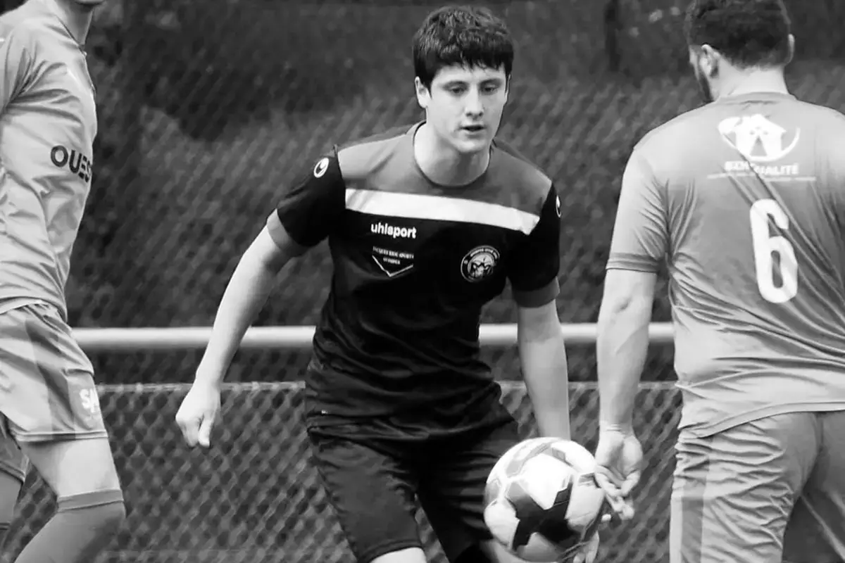 Футболист погиб при попытке сделать селфи на глазах у невесты - новости на Lada.kz 11.01.2026