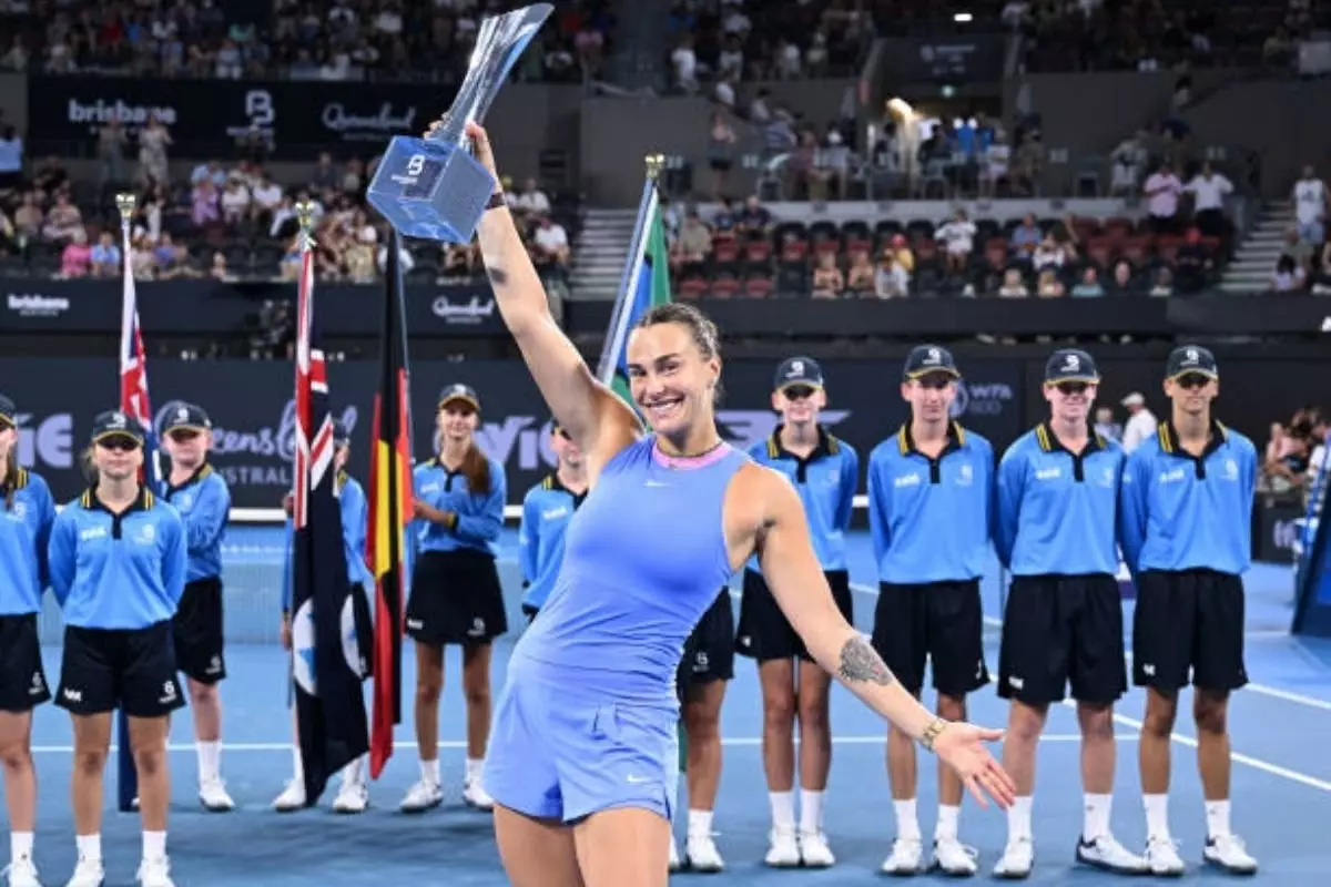 Арина Соболенко забирает титул у Рыбакиной: сколько заработали теннисистки?