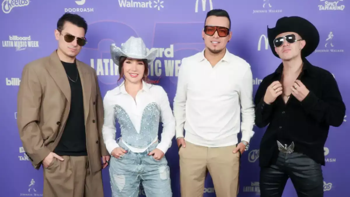 Ұшақтағы өлім: Танымал әнші мен оның музыканттары қайтыс болды