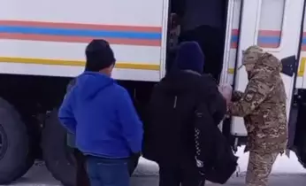 28 человек эвакуировали из сломанного автобуса на трассе Костанайской области