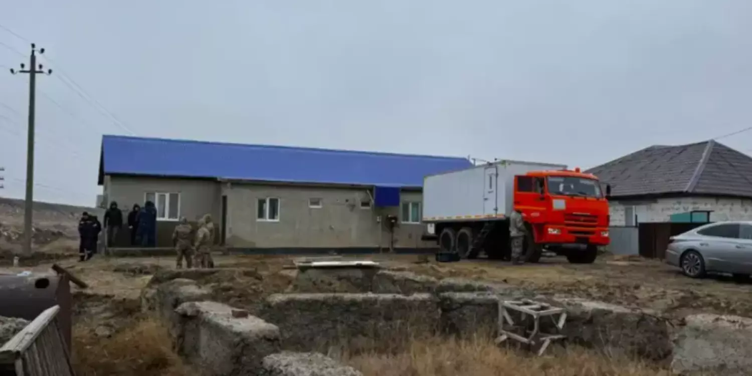 Атыраудағы трагедия: Полиция мәйітті күдіктінің үйінен іздеп жатыр