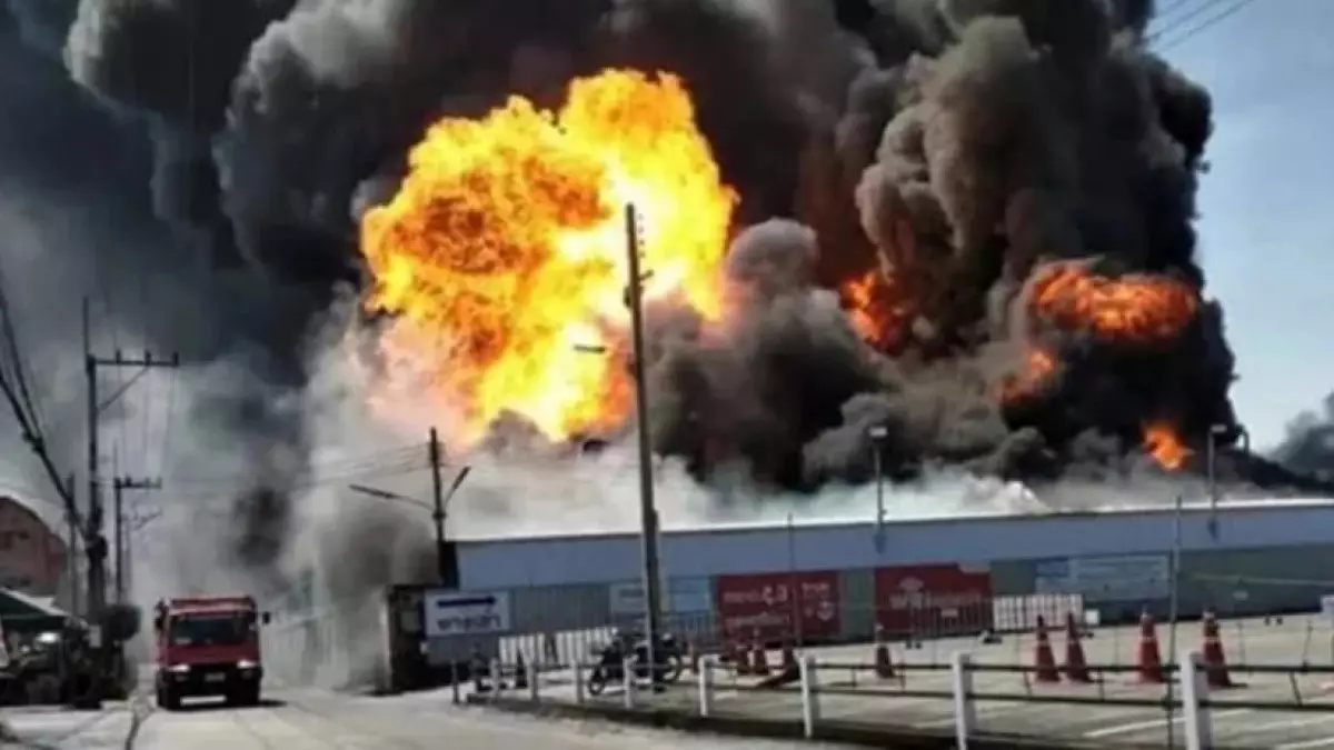 Таиландтың оңтүстігінде қарулы топ 11 жанармай бекетін жарып жіберді