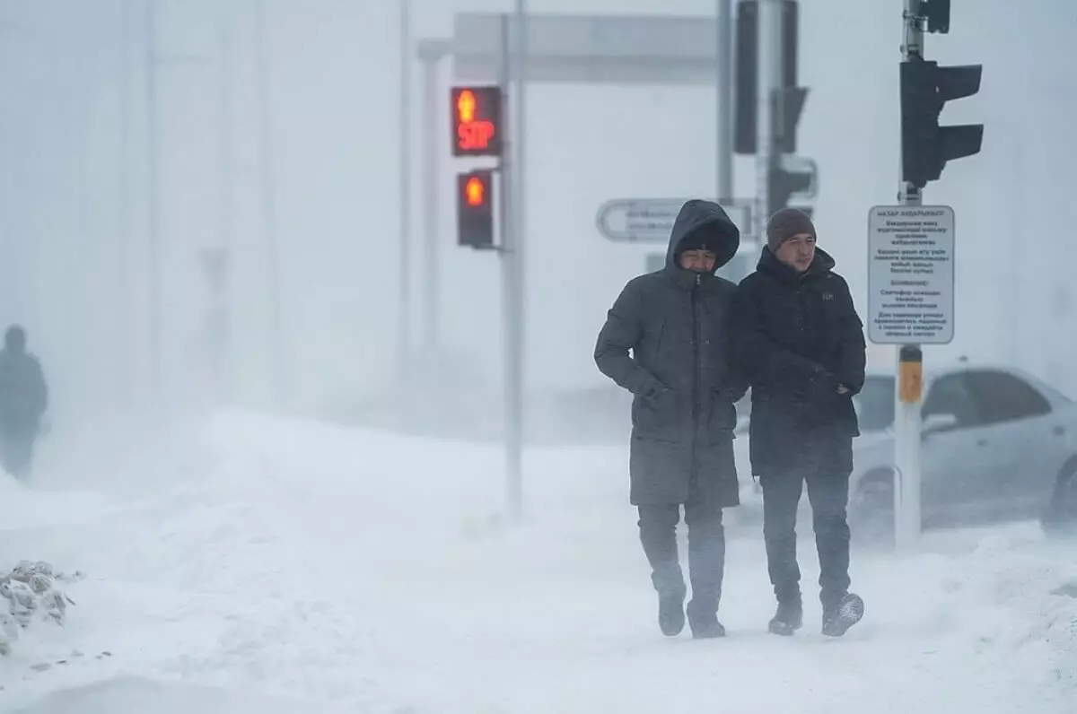 Бураны, гололед и ветер прогнозируются в Казахстане 12 января