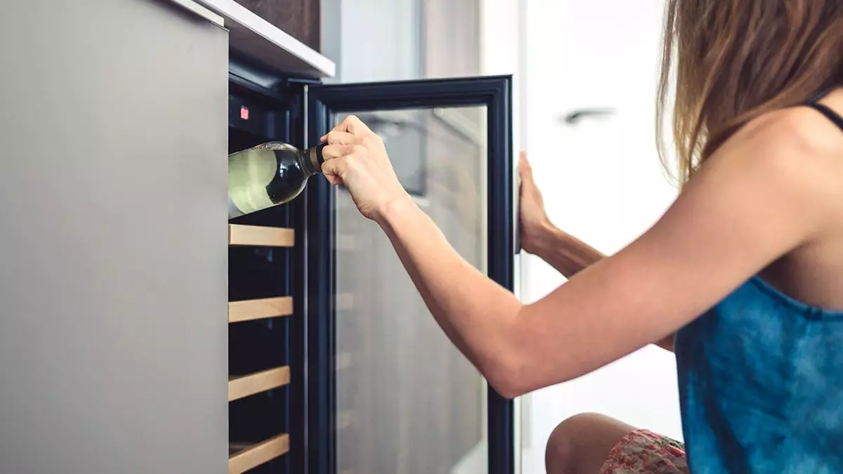 Что происходит с открытым вином и как понять, что оно испортилось.