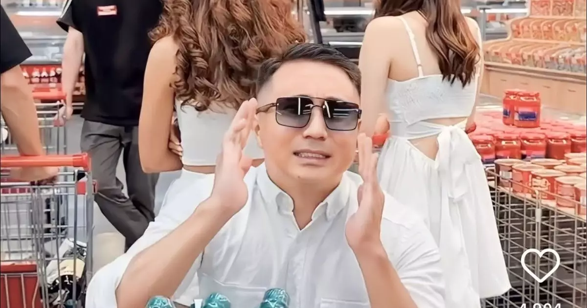  «Қора-а-а» деп жүріп «қораға» кірді: Танымал блогер Қайсар Камзаға іздеу жарияланды 