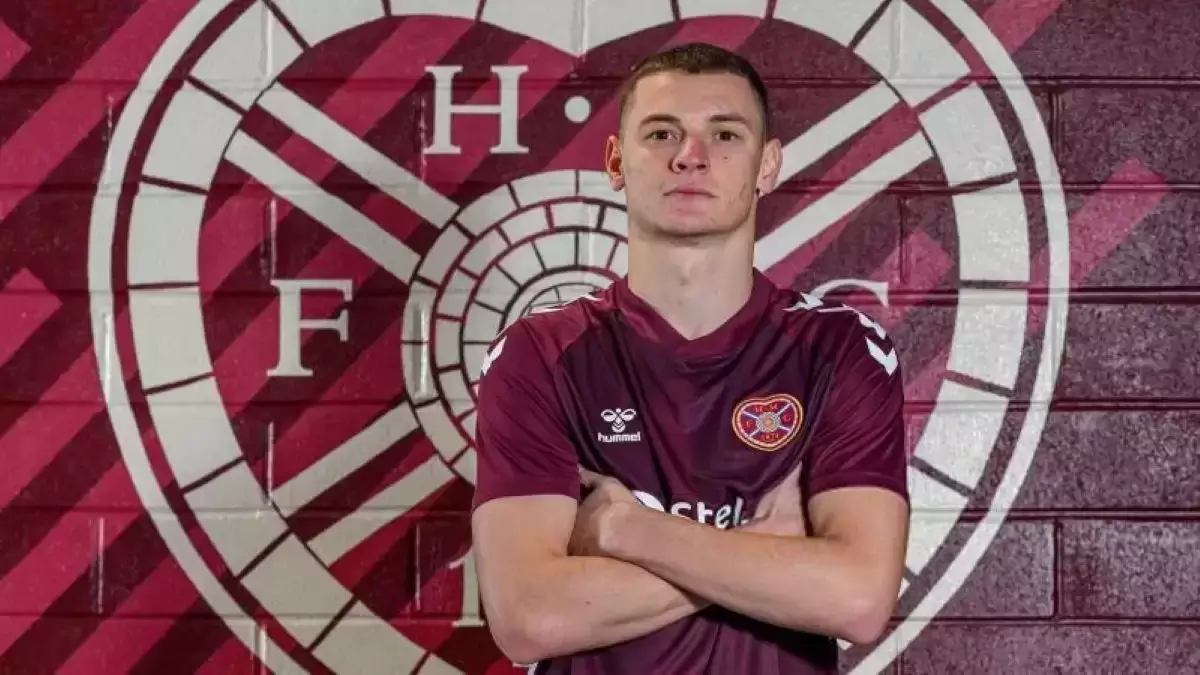 Драма в Данди: «Хартс» выстоял в меньшинстве и упрочил лидерство в Шотландии