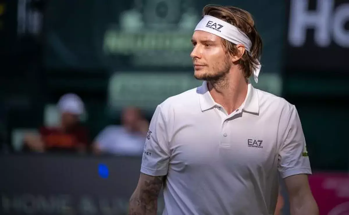 Теннисист Бублик нецензурно отреагировал на попадание в топ-10 рейтинга ATP