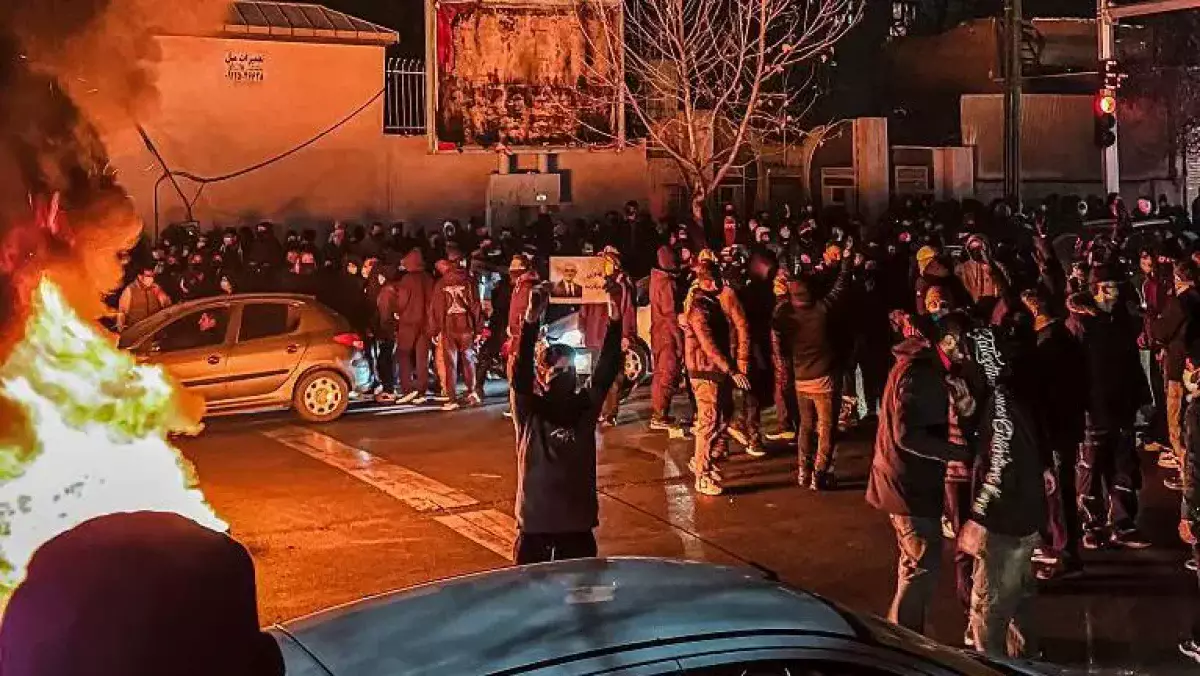 Протесты в Иране: власти стали действовать еще жестче, но протестующие не сдаются