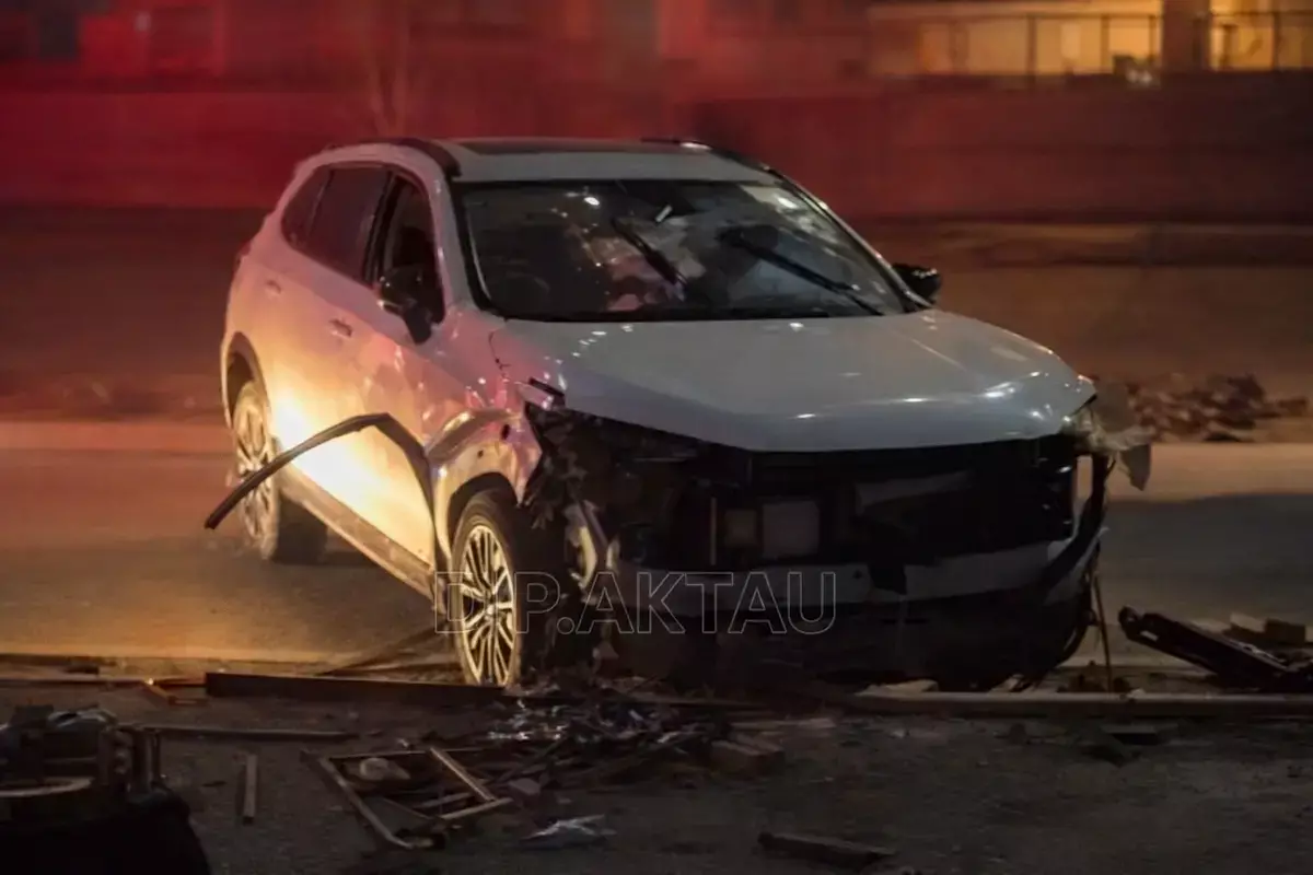 Что грозит жителю Актау, устроившему массовое ДТП во дворе жилого дома - новости на Lada.kz 11.01.2026