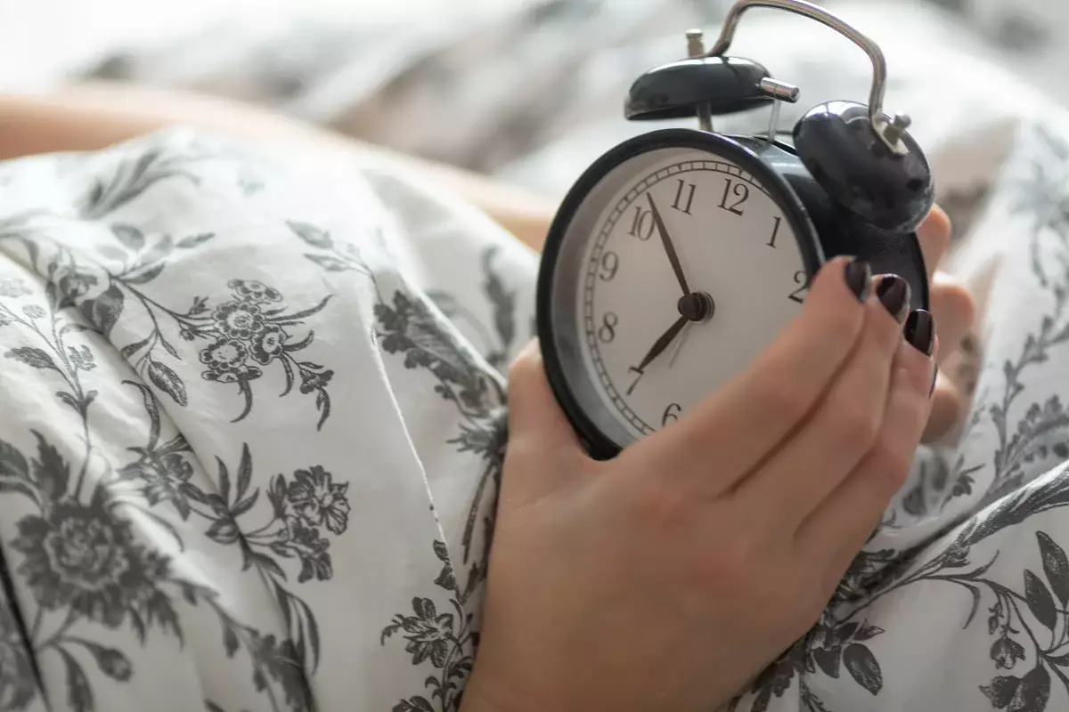 С первым будильником: приёмы, которые помогут быстро проснуться