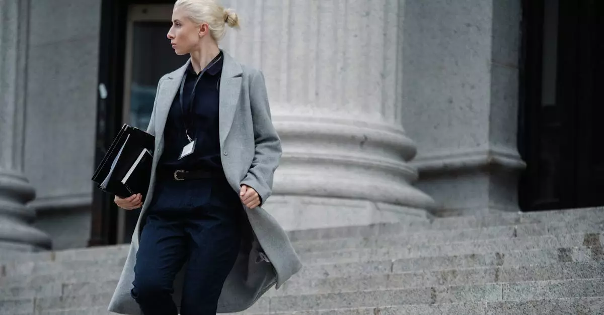 Трамптың серіктесі АҚШ-тың бас банкиріне қатысты қылмыстық іс қозғады