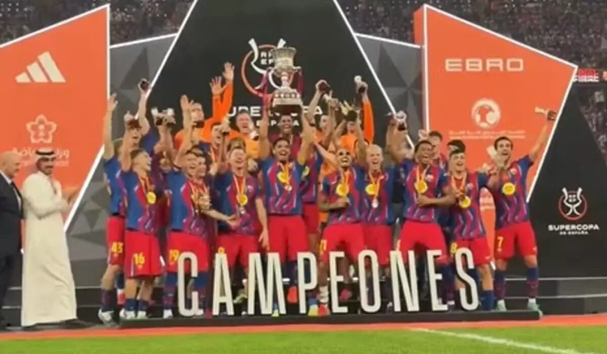 «Барселона» обыграла «Реал» и во второй раз подряд завоевала Суперкубок Испании