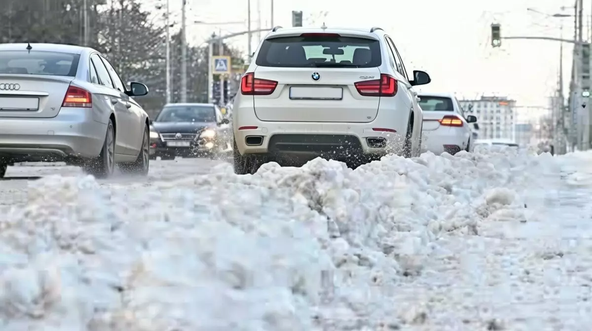 Астану замело: ночью грузовики сделали почти 1300 рейсов
