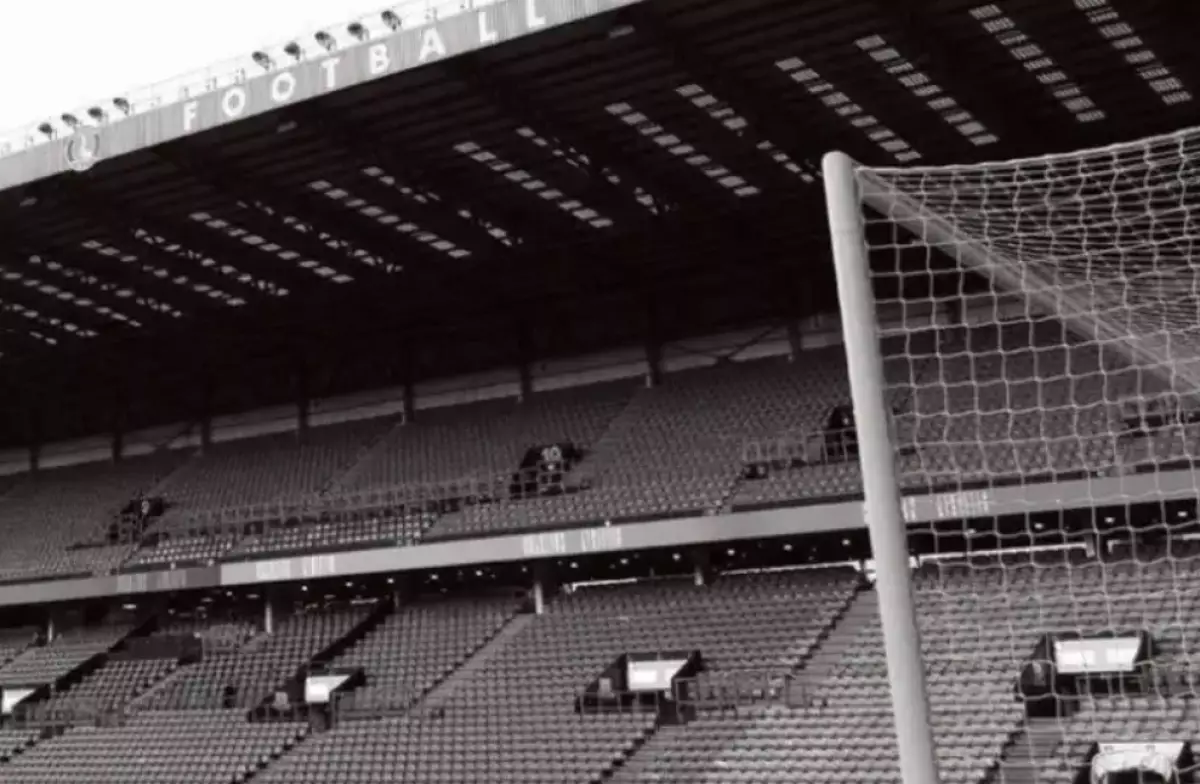 Англия кубогы: Ойын кезінде стадионда жанкүйер көз жұмды