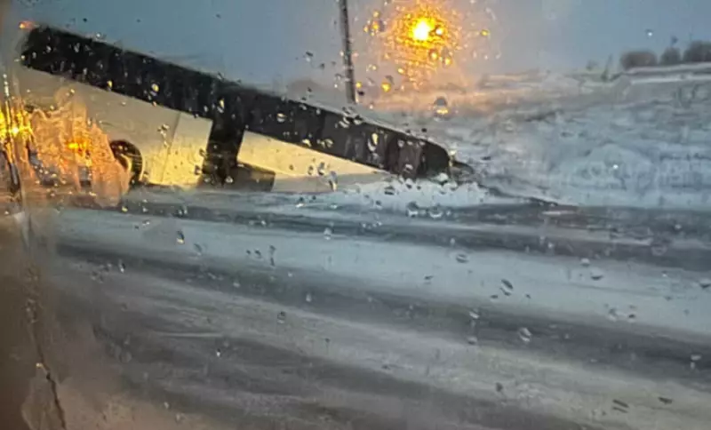 Автобус с 50 пассажирами съехал в кювет на выезде из Шахтинска