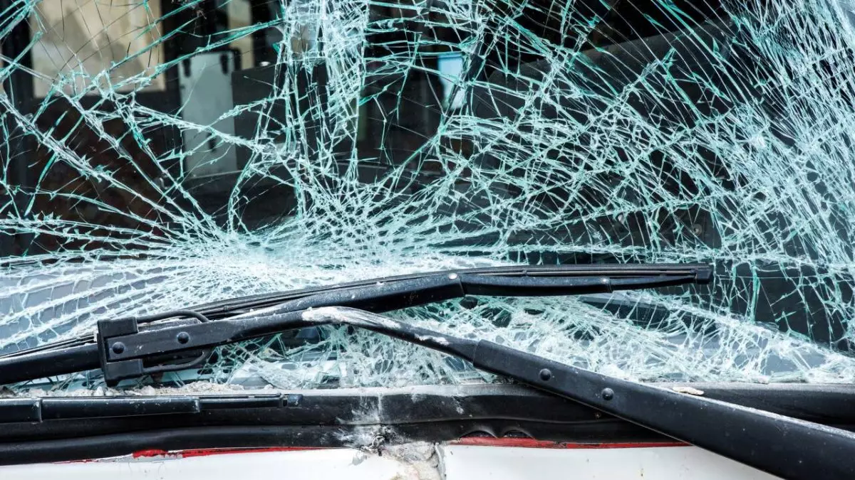 Қарағанды облысында 50 жолаушысы бар автобус жолдан шығып кетті