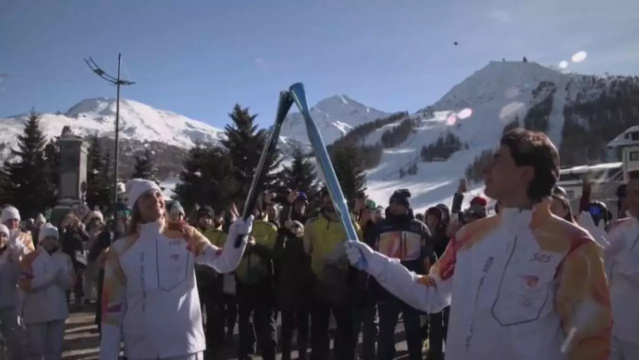 Эстафета олимпийского огня проходит по Италии