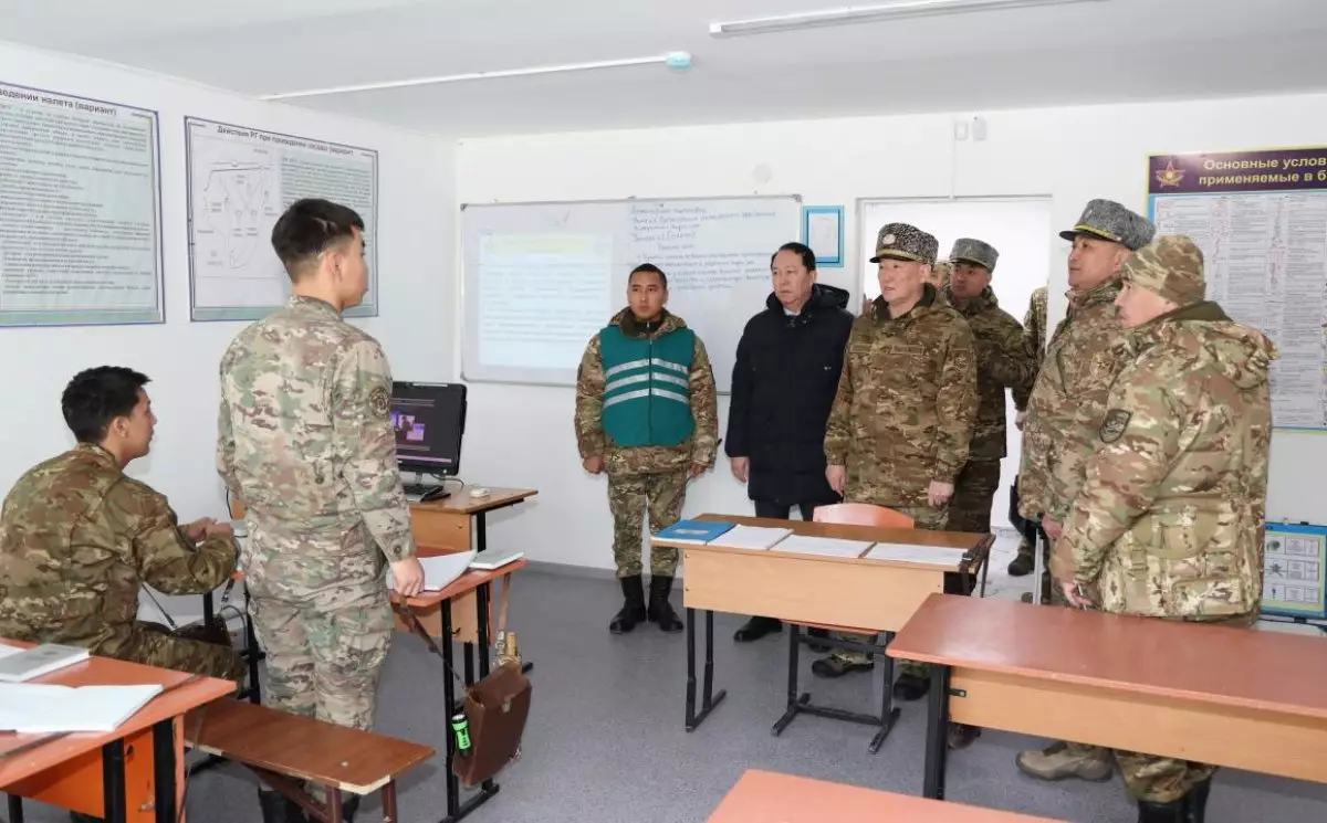Министр обороны проинспектировал военные объекты в Кызылординской области