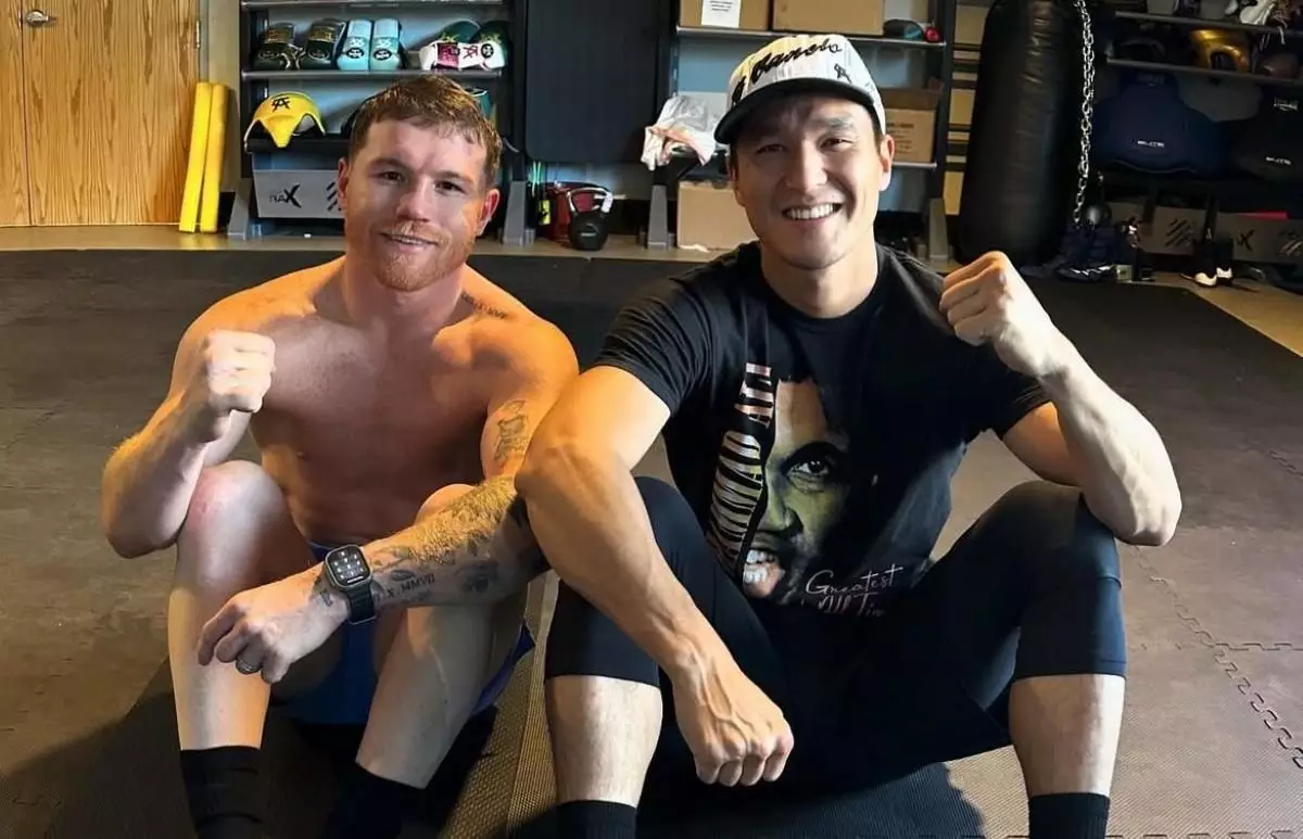 Казахский друг Канело назвал дату следующего поединка