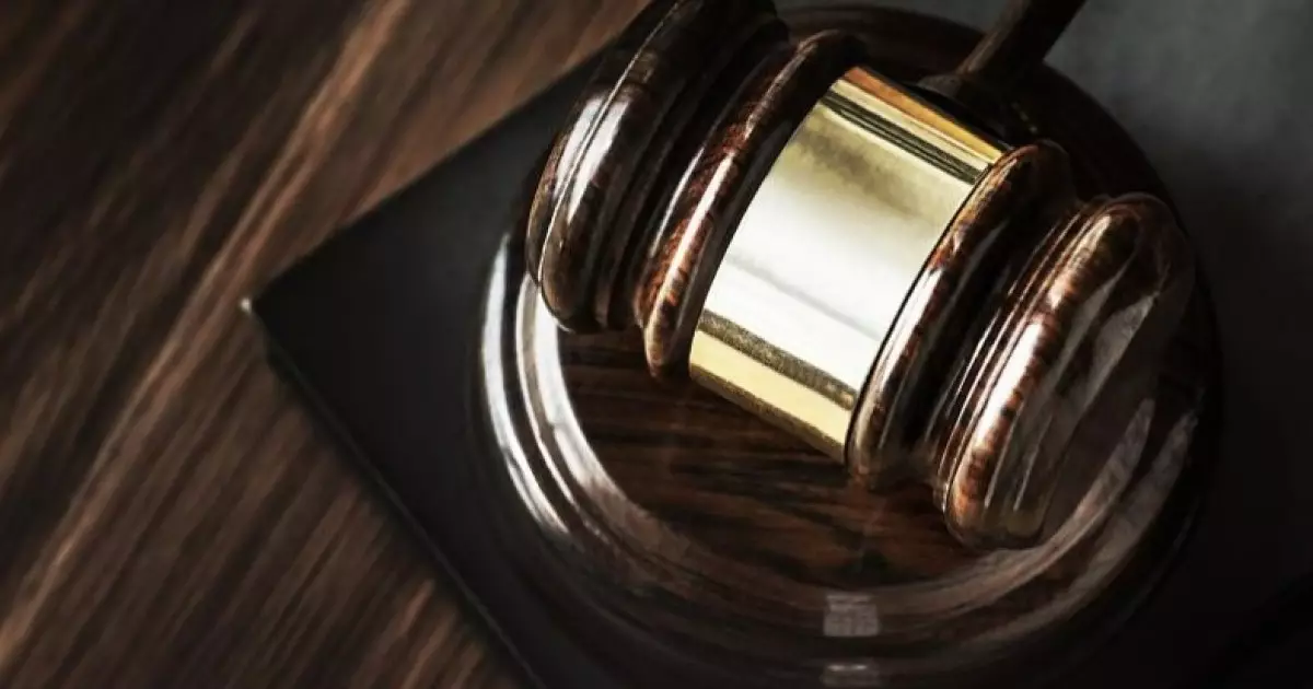  БҚО-да Мемлекеттік кіріс департаментінің басқарма басшысы парамен ұсталды 